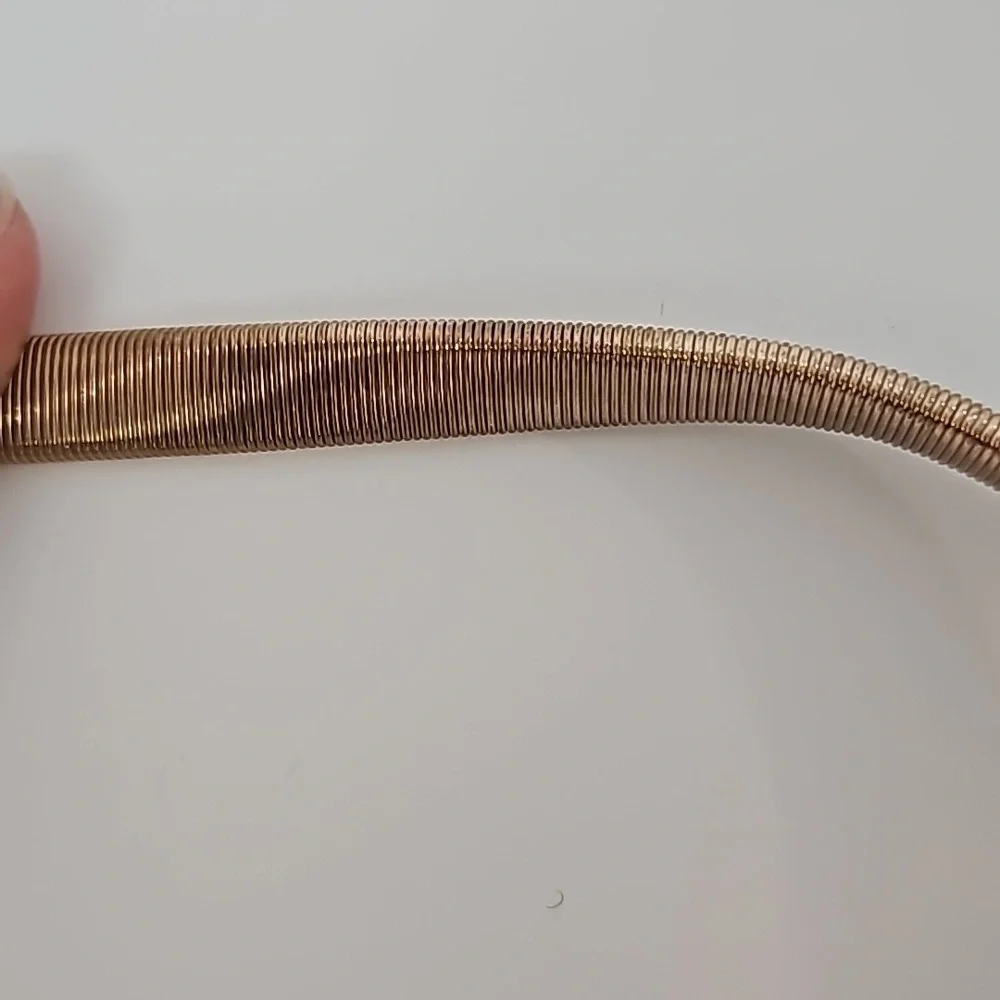 80s White Leather & Gold Accordian Snake Stretch Belt Womens Slim Vintage Rare